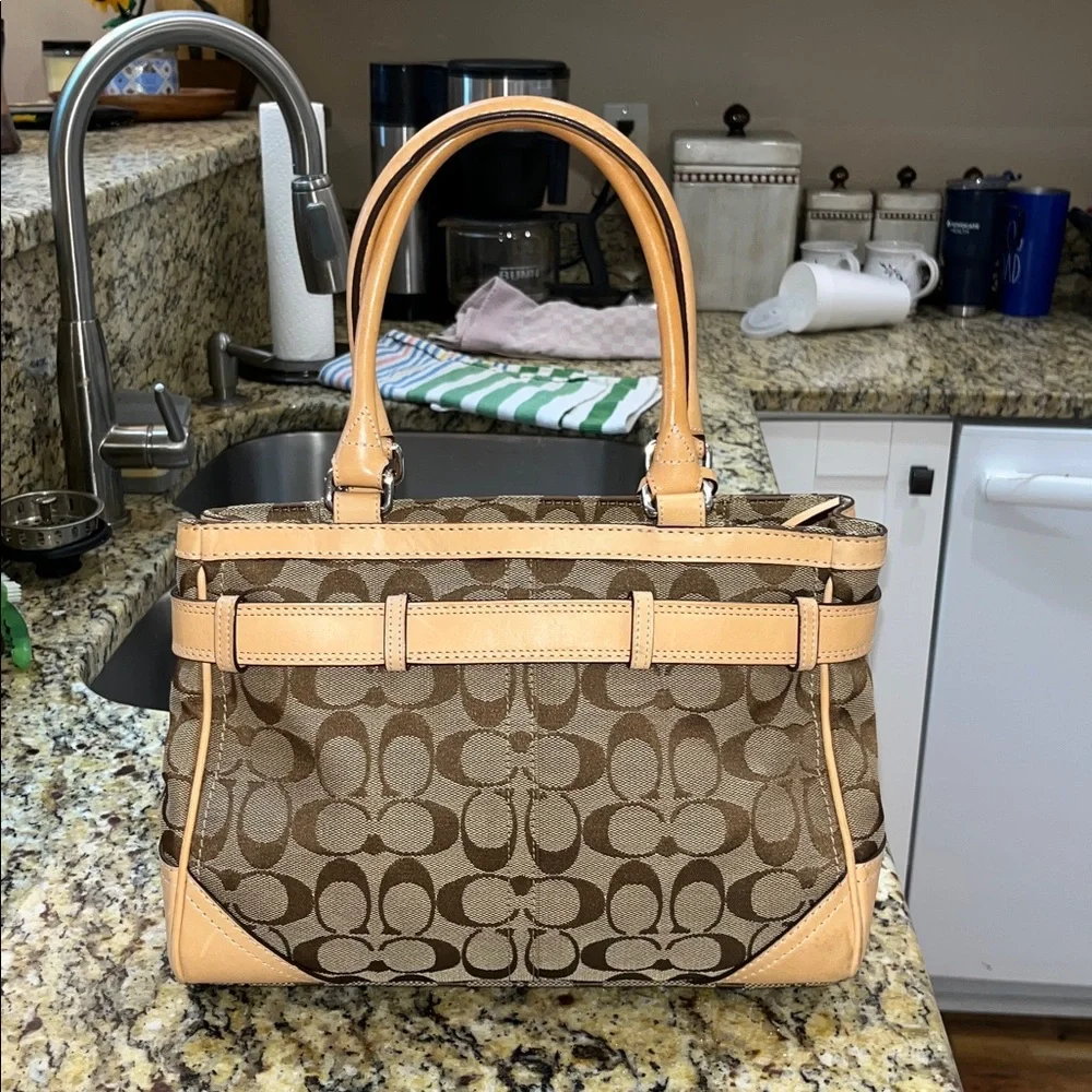 EUC Authentic Coach Hampton Jacquard Handbag - Picture 2 of 6